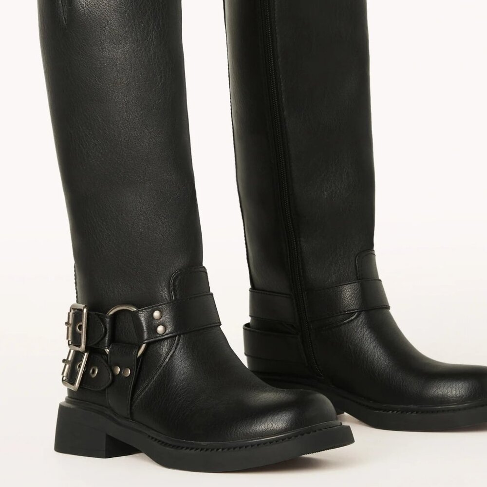black moto boots